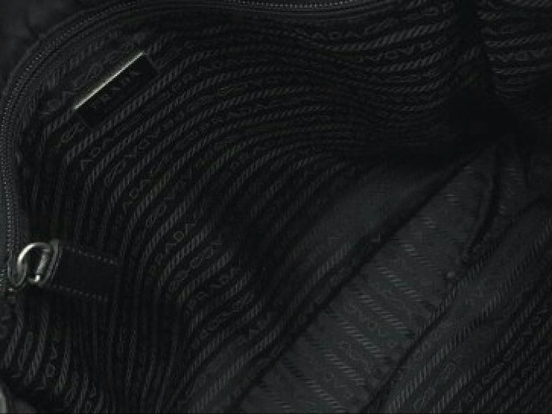 PRADA ナイロン ショルダーバッグ ポシェット ブラックバッグ　プラダ