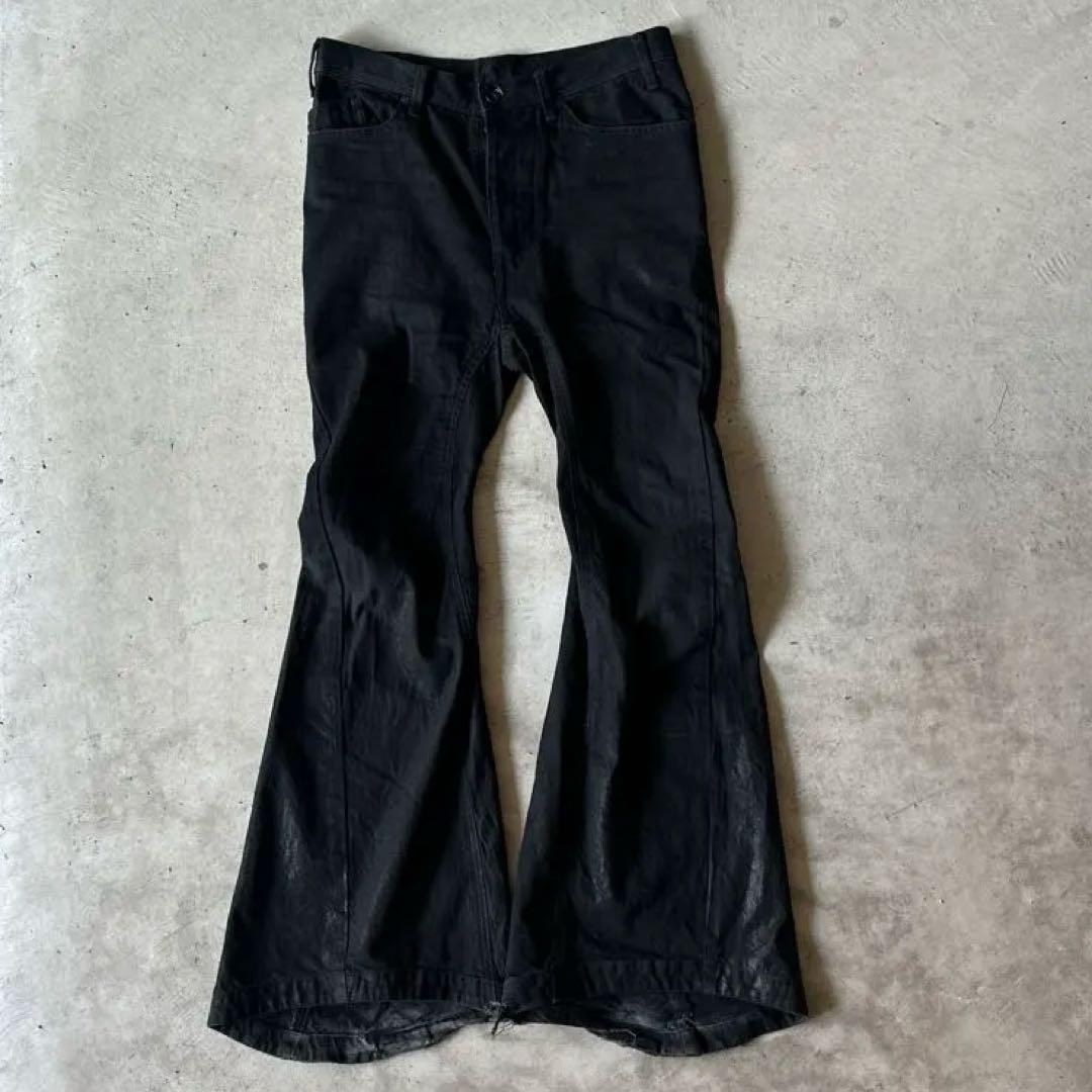パンツ julius flared denim pants