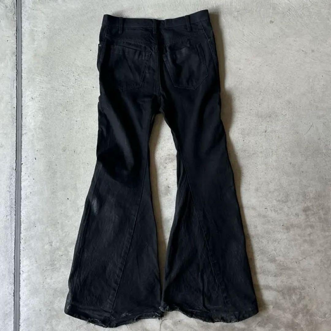 パンツ julius flared denim pants