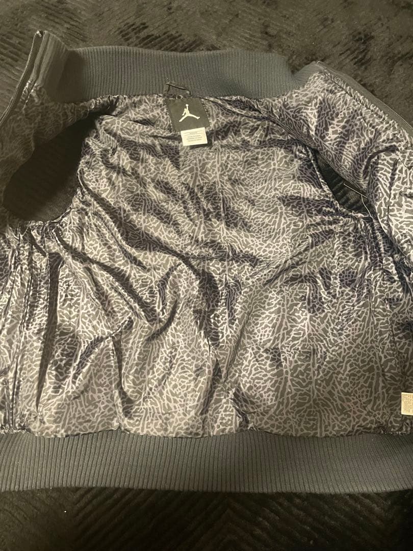 Jordan グレー ダウンベスト