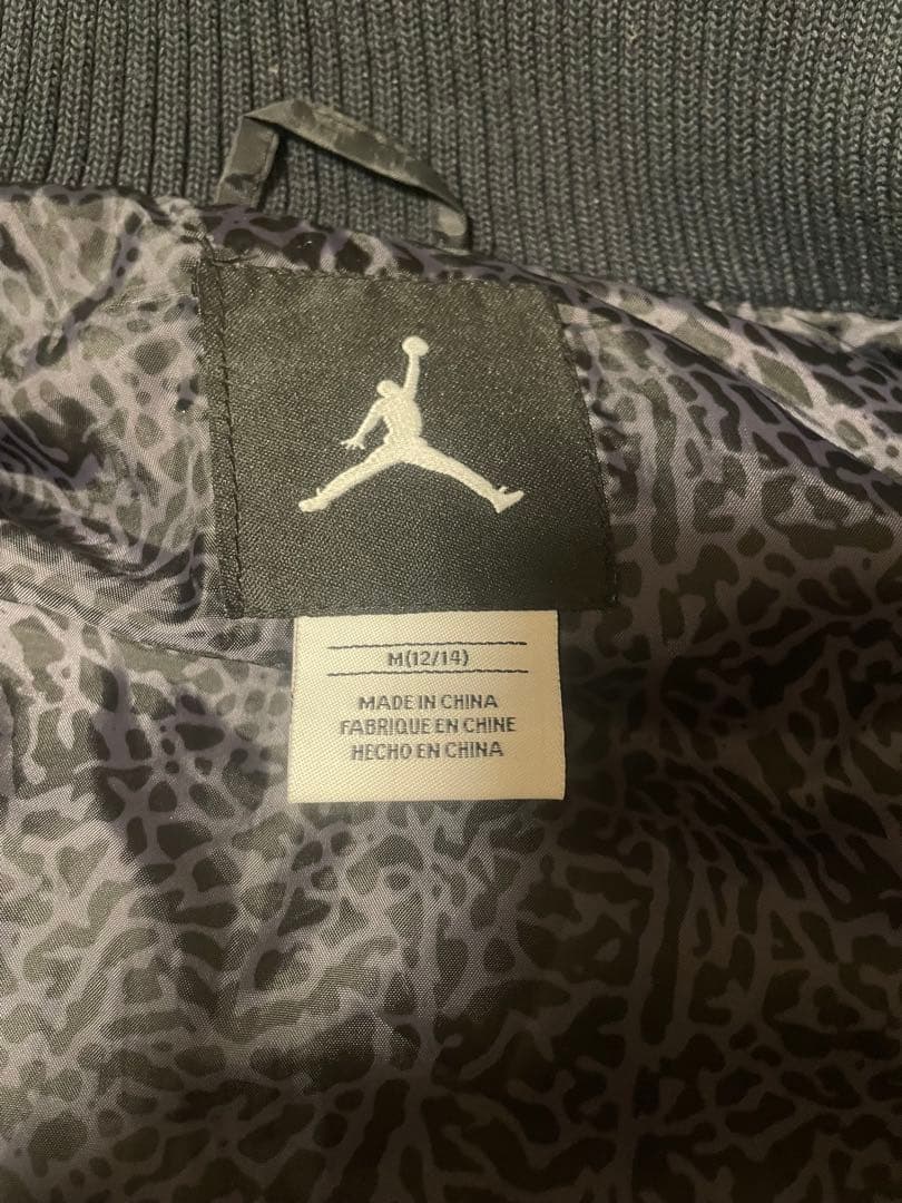 Jordan グレー ダウンベスト