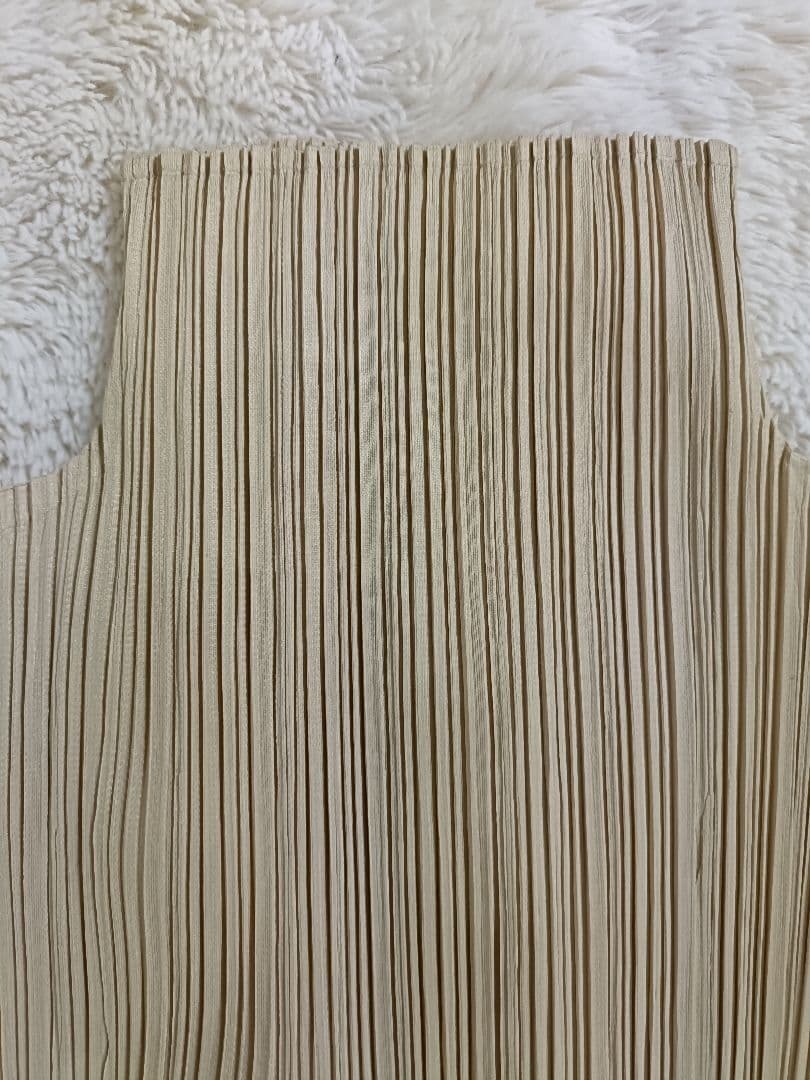 よっちゃんPLEATSPLEASE ハイネックカットソー【サイズ３ L相当