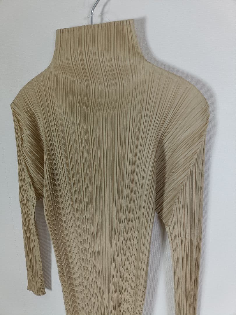 よっちゃんPLEATSPLEASE ハイネックカットソー【サイズ３ L相当