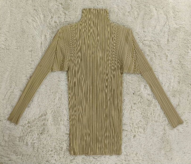 よっちゃんPLEATSPLEASE ハイネックカットソー【サイズ３ L相当