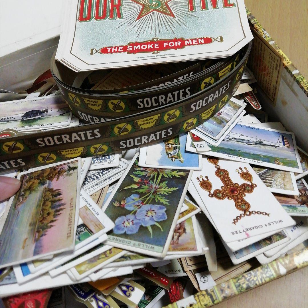 葉巻の木箱にいっぱいのシガレットカード他♡　ビンテージ海外紙モノ
