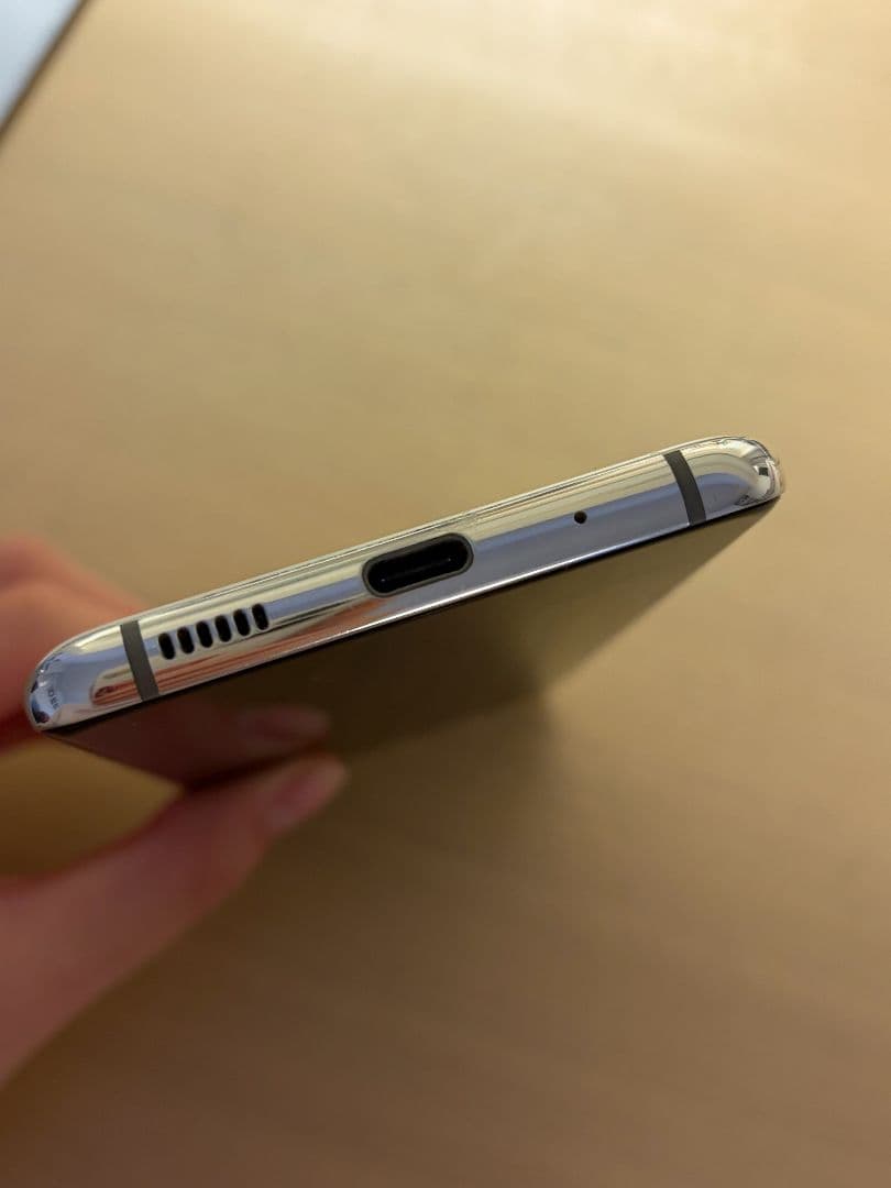 【美品 送料無料】Galaxy S20 ホワイト 本体　スマホ