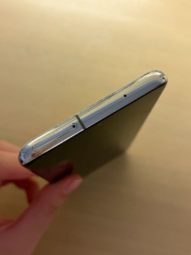 【美品 送料無料】Galaxy S20 ホワイト 本体　スマホ