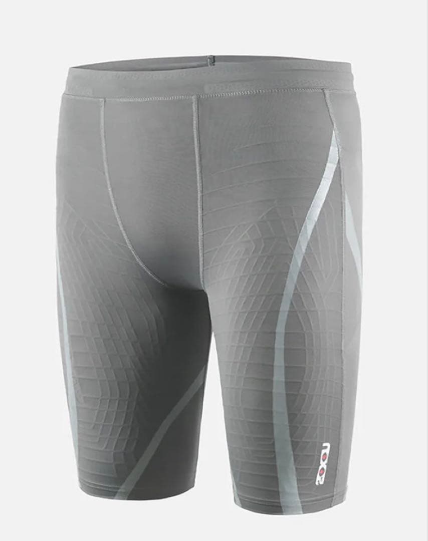 2XU x District Vision Tシャツ ショートパン セット