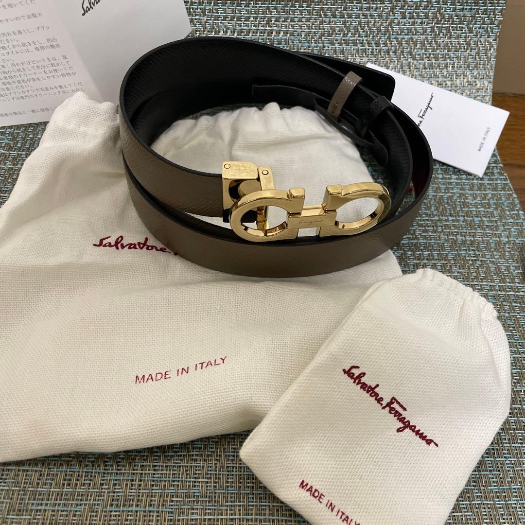 Salvatore Ferragamo レザーベルト リバーシブル黒✖️ベージュ