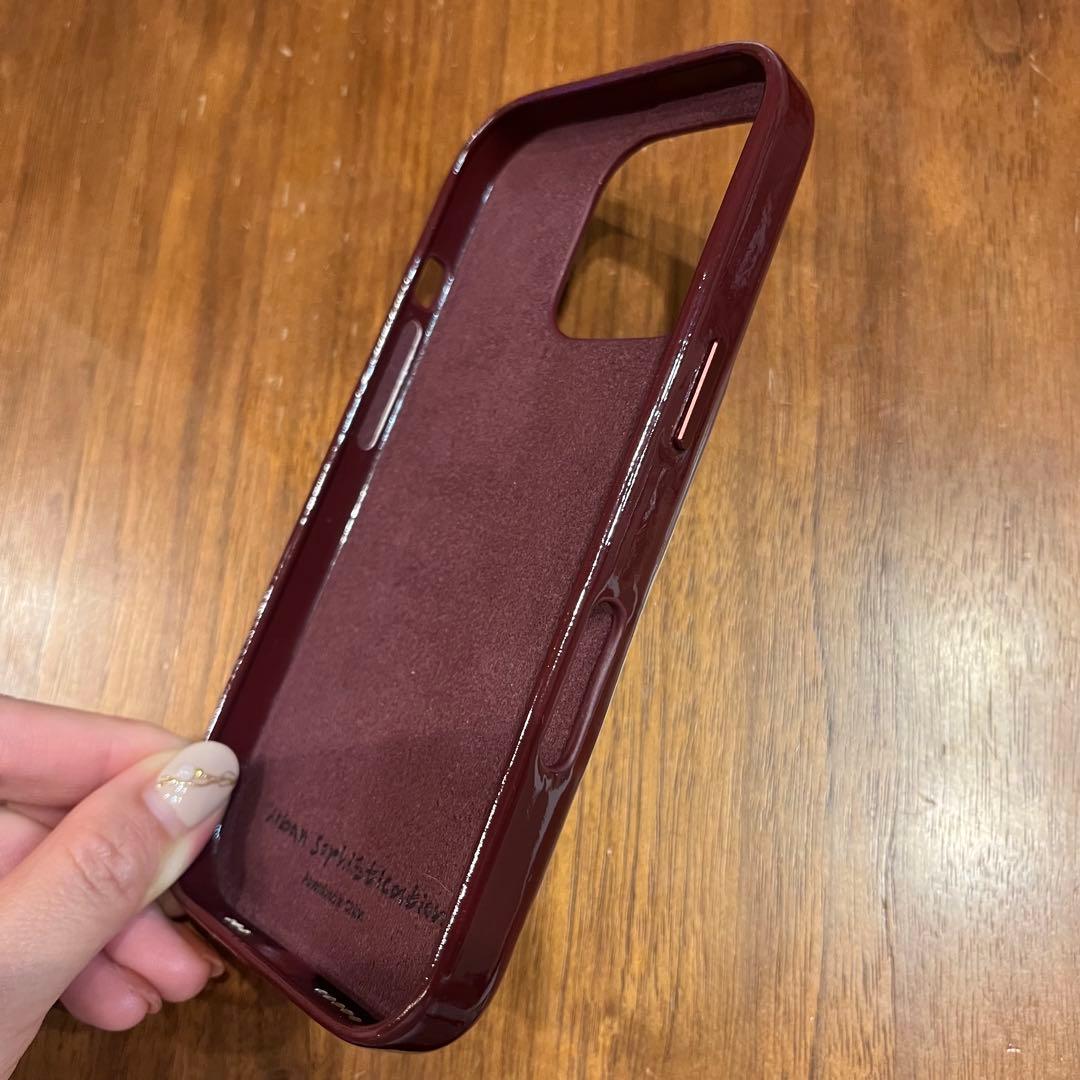 【urban sophistication】iPhone16Proダークチェリー