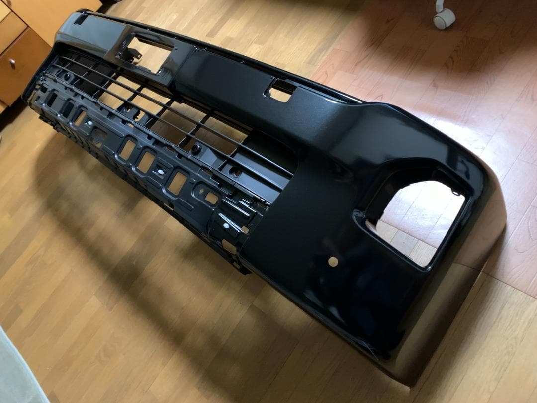 26-095 新車外し 200系ハイエース 8型 ワイド 純正 フロントバンパー