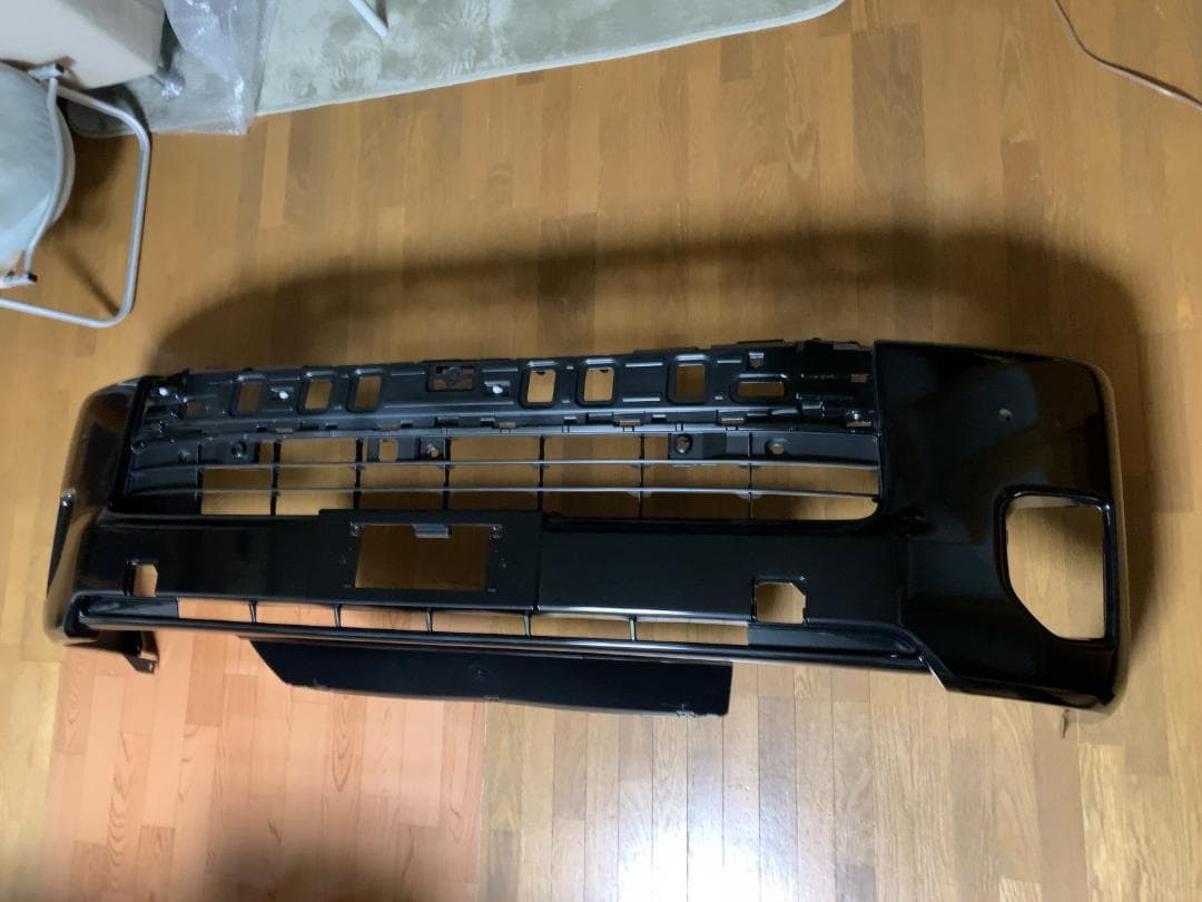 26-095 新車外し 200系ハイエース 8型 ワイド 純正 フロントバンパー