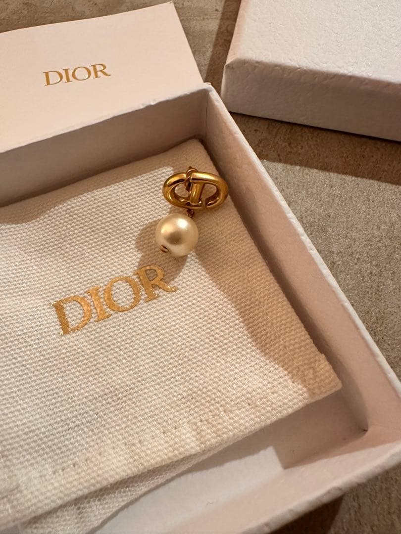 Dior CD Navy ピアス　パール　（片耳用）