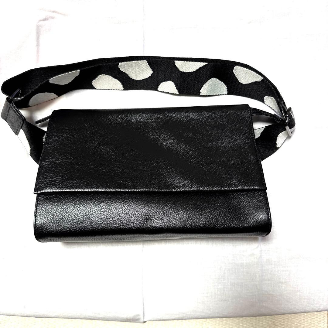 イアパピヨネ　柄ワイドテープショルダーバック