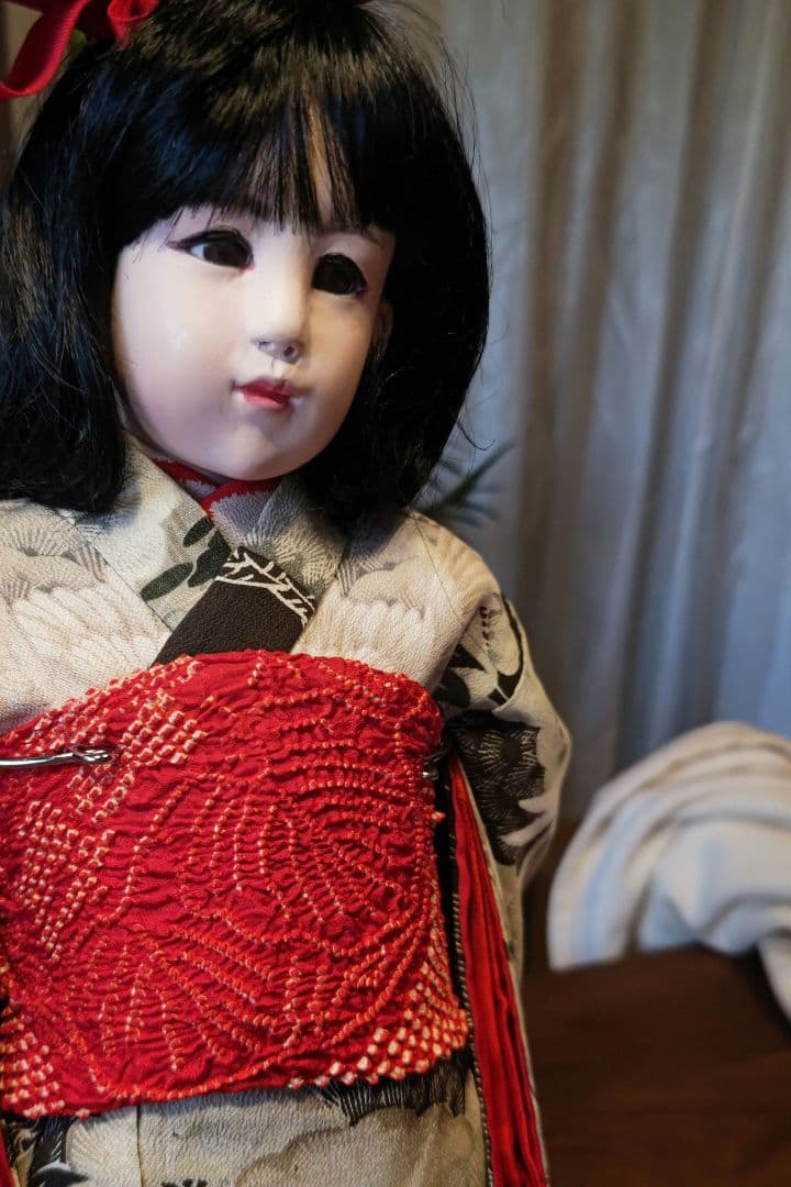 日本の伝統的な陶器製人形