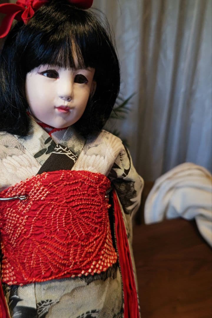 日本の伝統的な陶器製人形