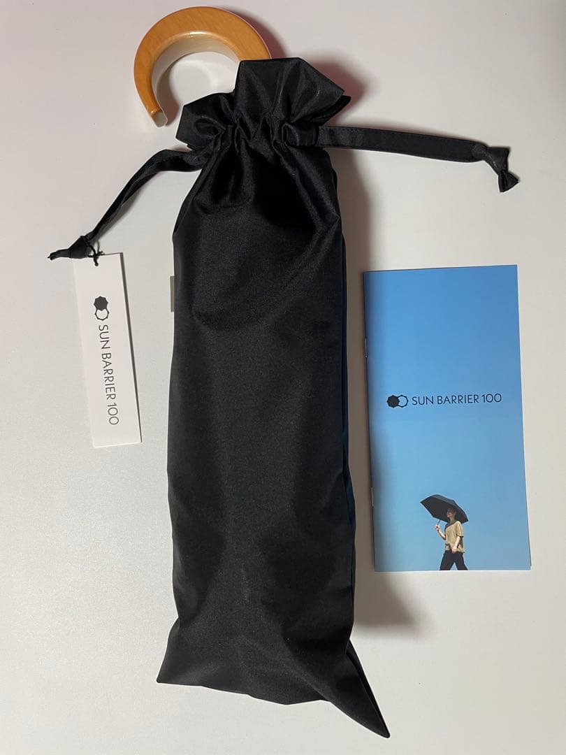 サンバリア100 折りたたみ日傘 2段折 フリル ブラック 木曲がり手元