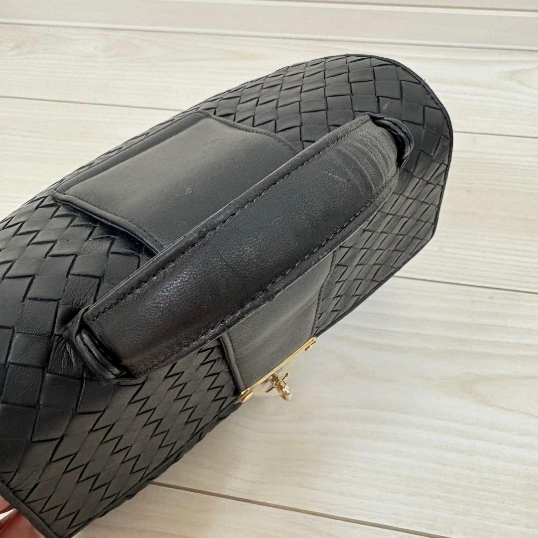 ボッテガヴェネタ イントレチャート ワンバンドルバッグ ターンロック ブラック