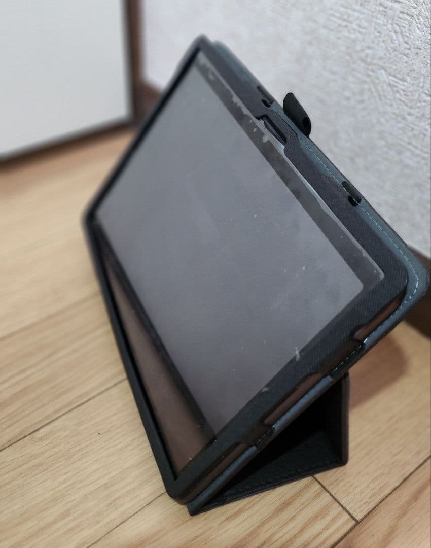 t80 Android15タブレットスタンド機能付きケース付属