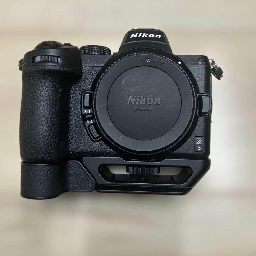 NIKON Z5 ミラーレス一眼　キョウトボーイズのストラップ付