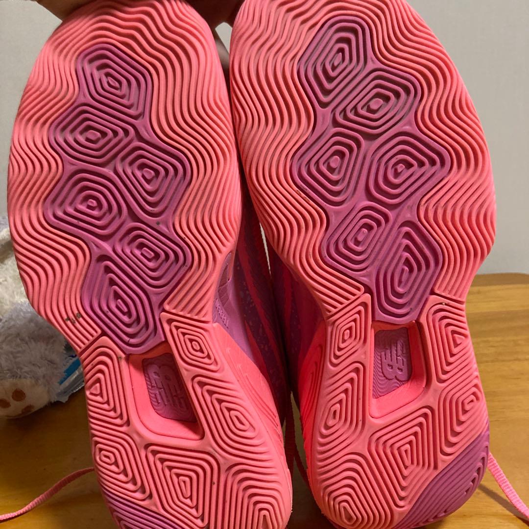 New Balance バスケットボールシューズ ピンク