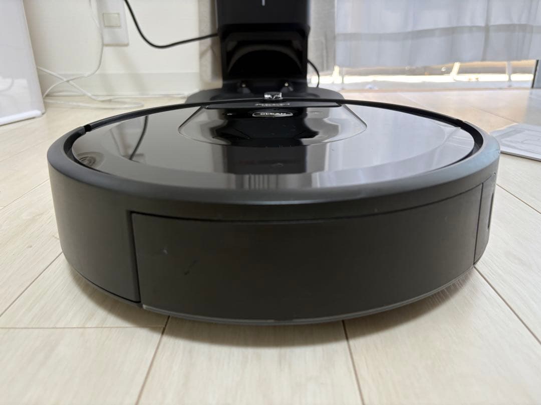 iRobot Roomba i7+ 自動ゴミ収集機能付き i755060