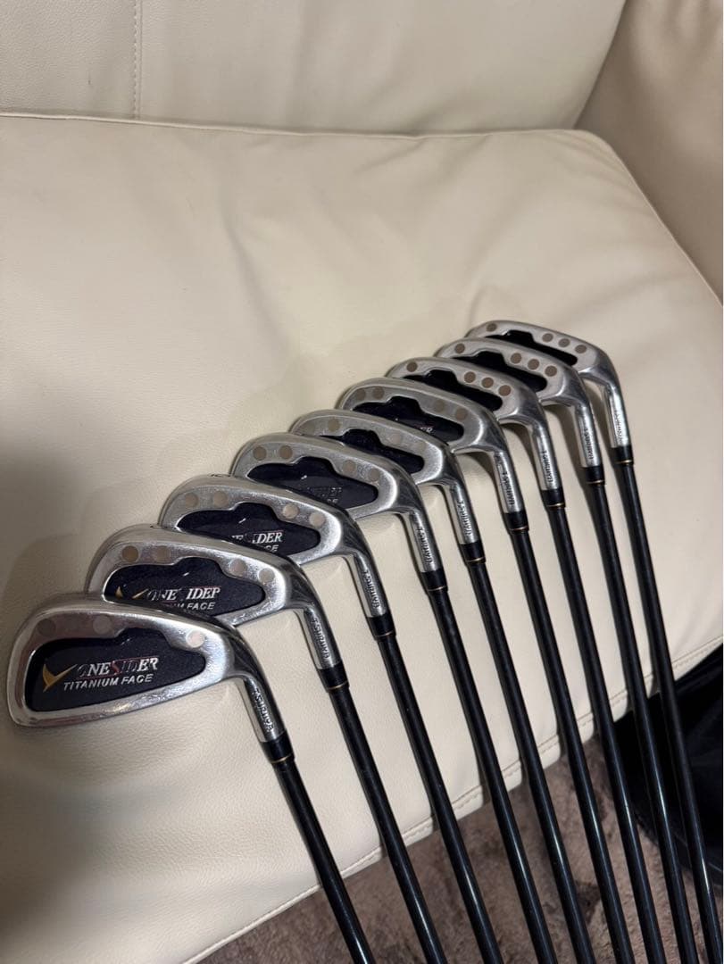 【送料込み】激安　Taylor Made ゴルフセット　ゴルフバッグ