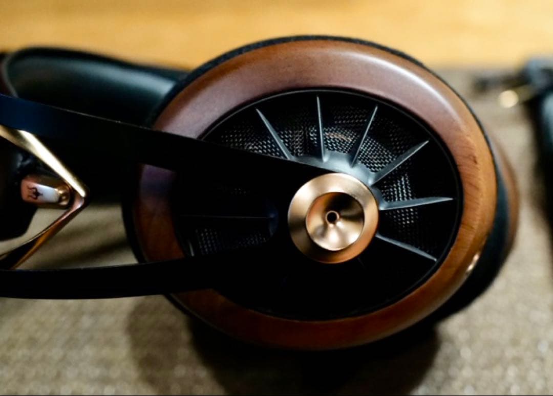 【中古　超美品 早者勝】MezeAudio 109PRO スタンド・リケ付