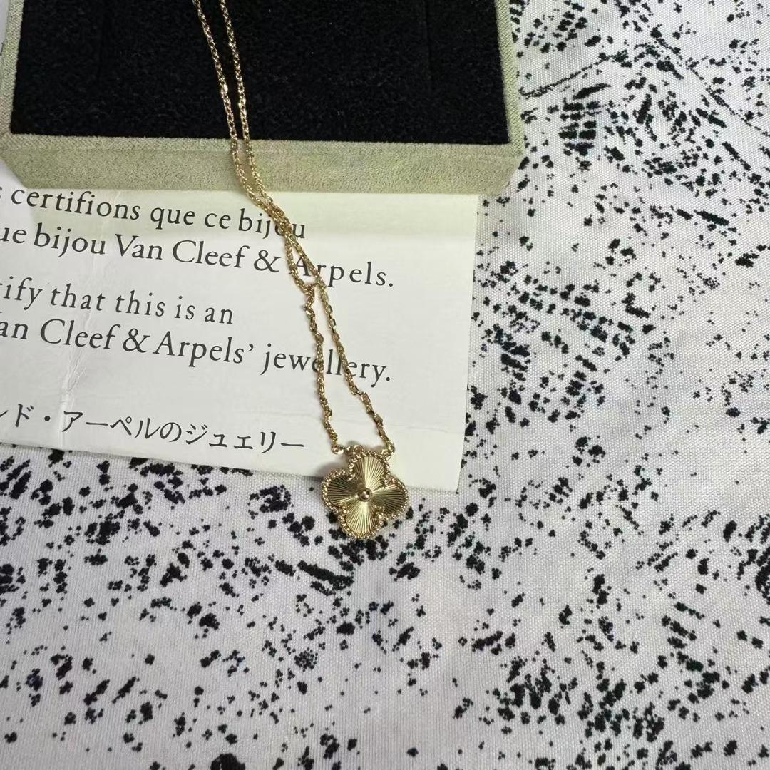 Van Cleef & Arpels 四つ葉のクローバーネックレス@2