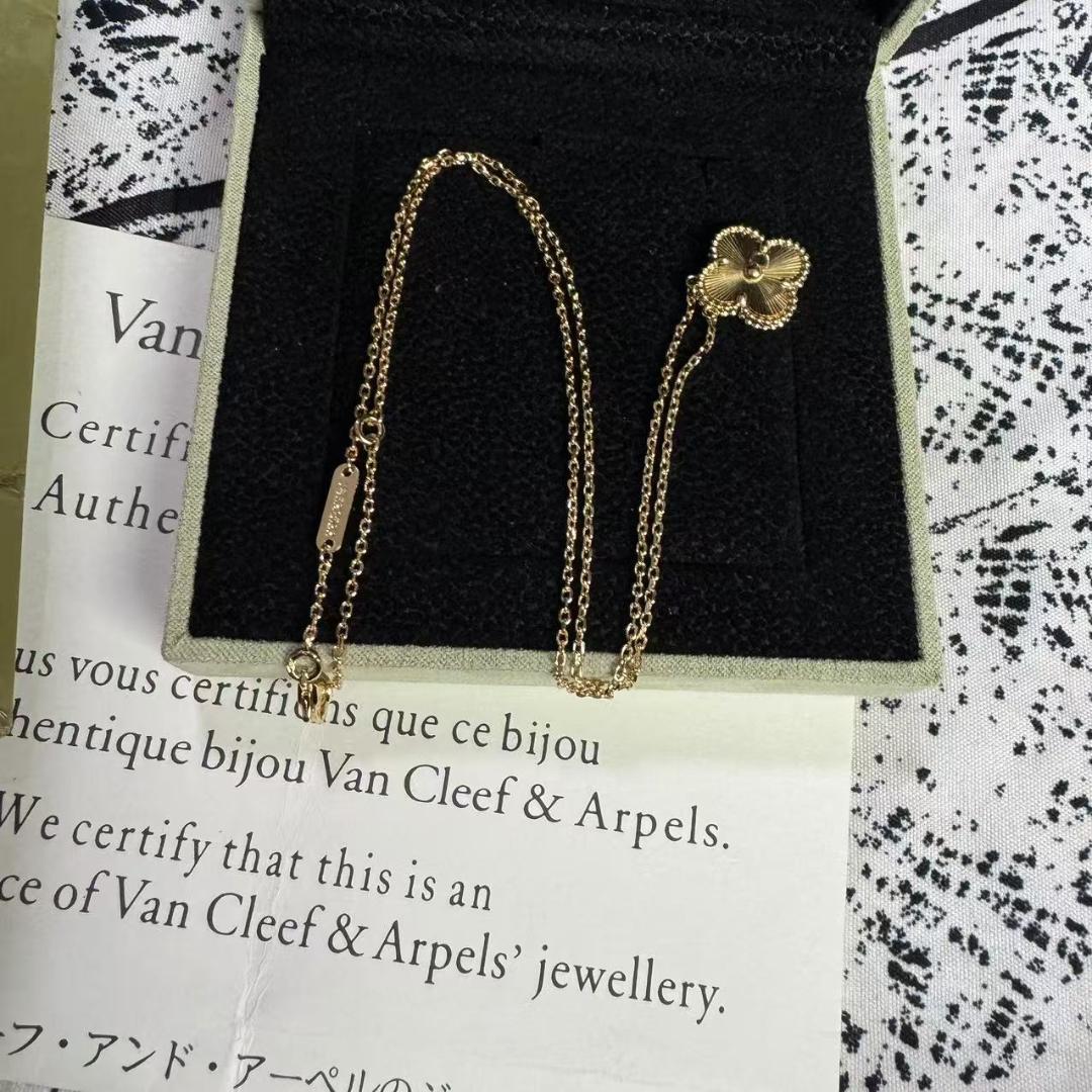 Van Cleef & Arpels 四つ葉のクローバーネックレス@2