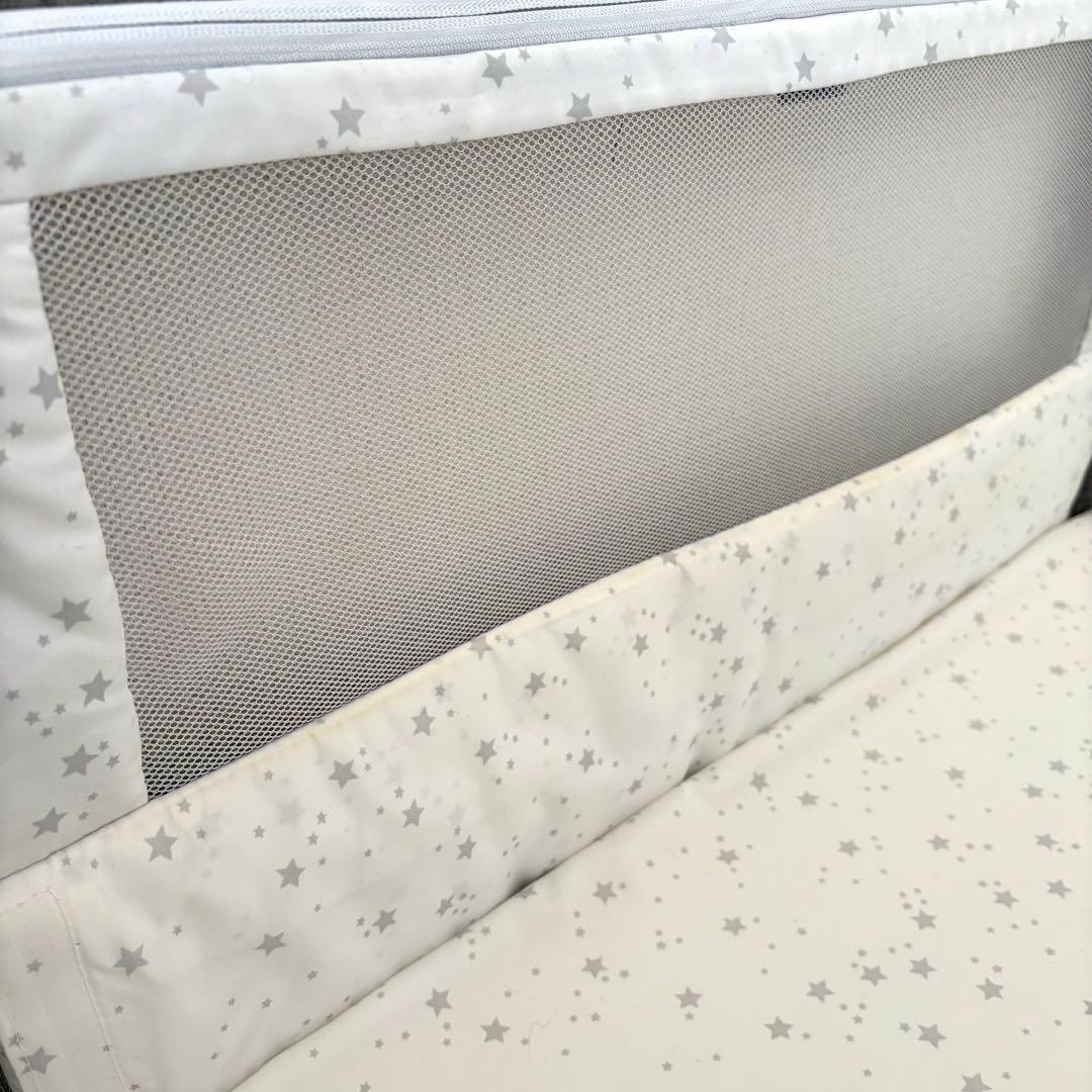 HIZDIK グレー 折り畳みベビーベッド キャスター付き