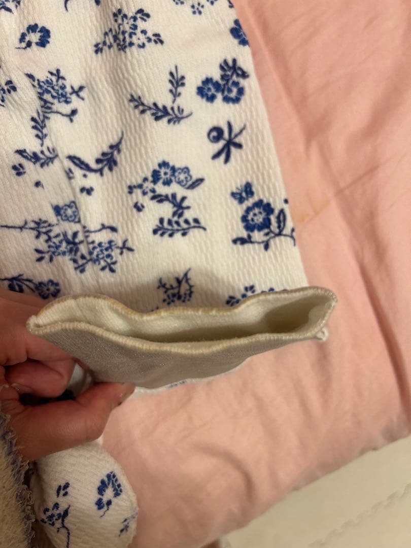 長濱ねるさん着用YUKI FUJISAWA Floral Tops/BLUE