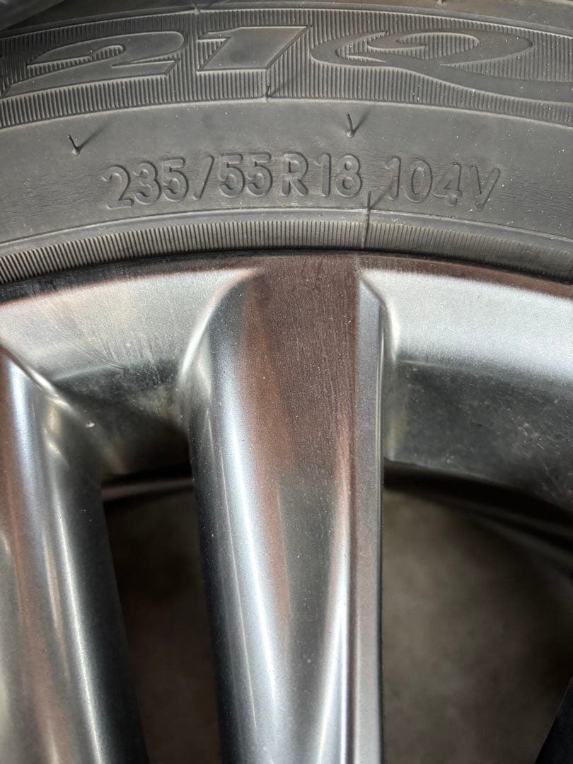 送料無料　ハリアー60トヨタ 18インチ 純正ホイールタイヤセット 2023製