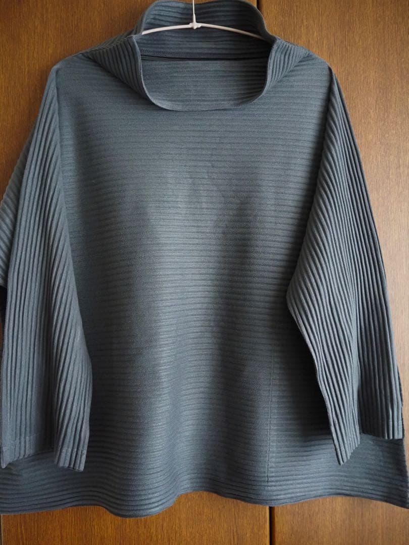 イッセイミヤケme タートルネック