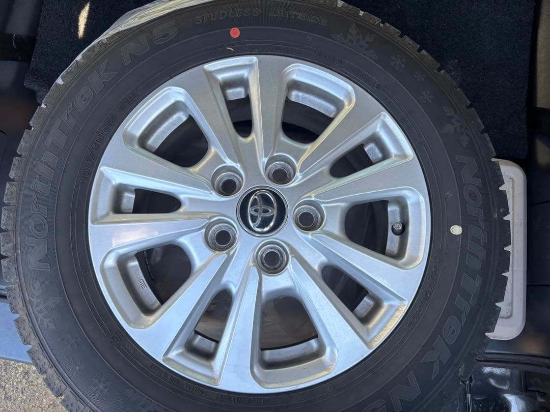 ノーストレック N5 スタッドレスタイヤセット 195/65R15