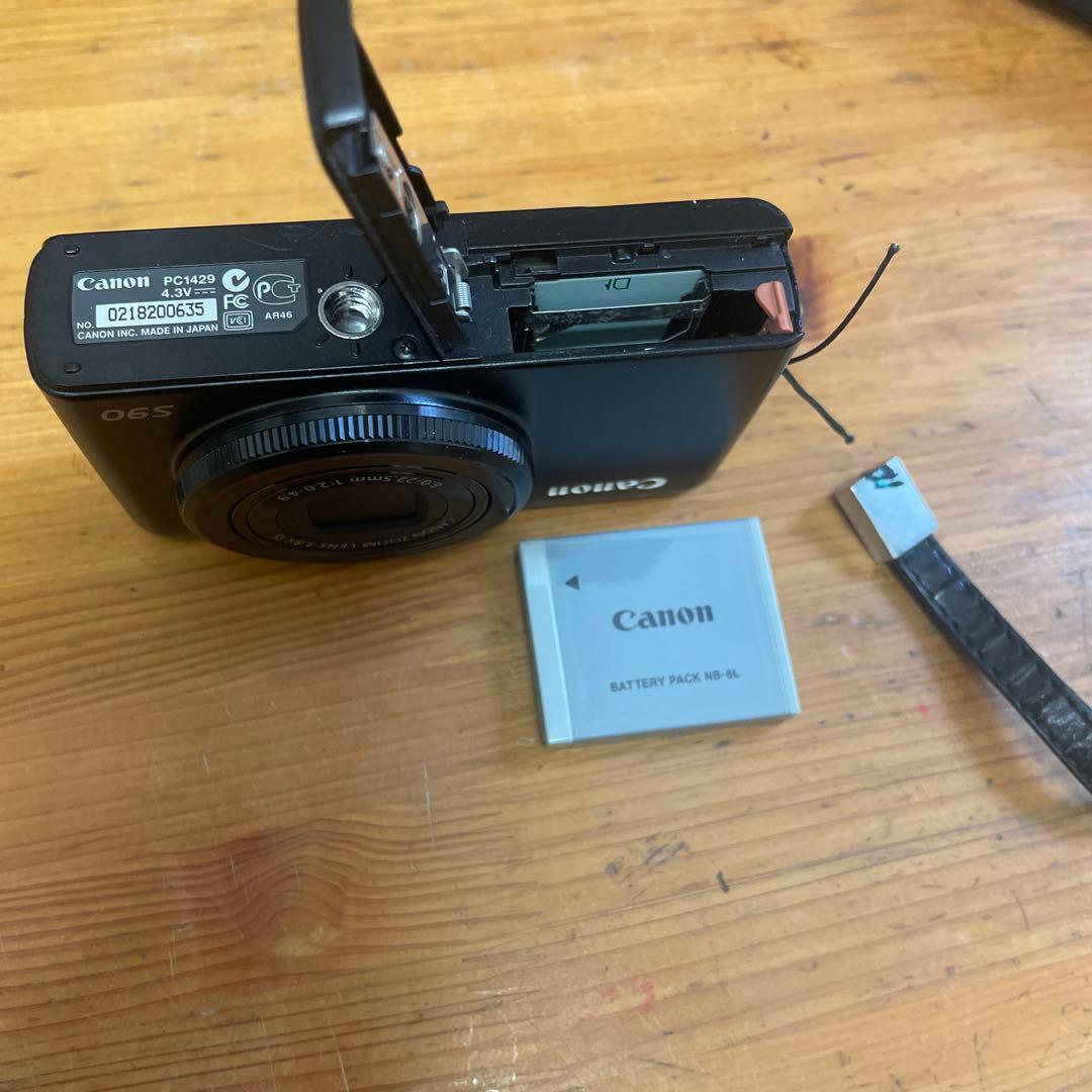 Canon S90 デジタルカメラ 本体とバッテリー　ケース付き