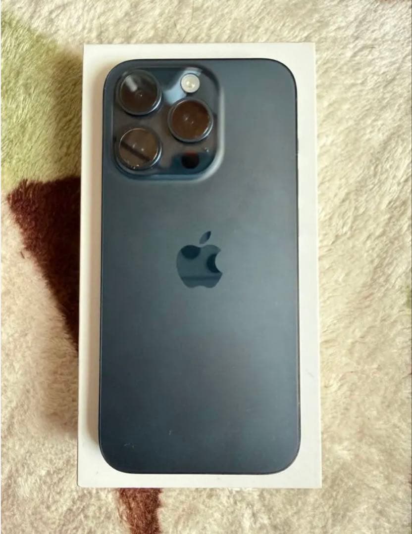 Apple iPhone 15 Pro 本体【ブルーチタニウム1TB】