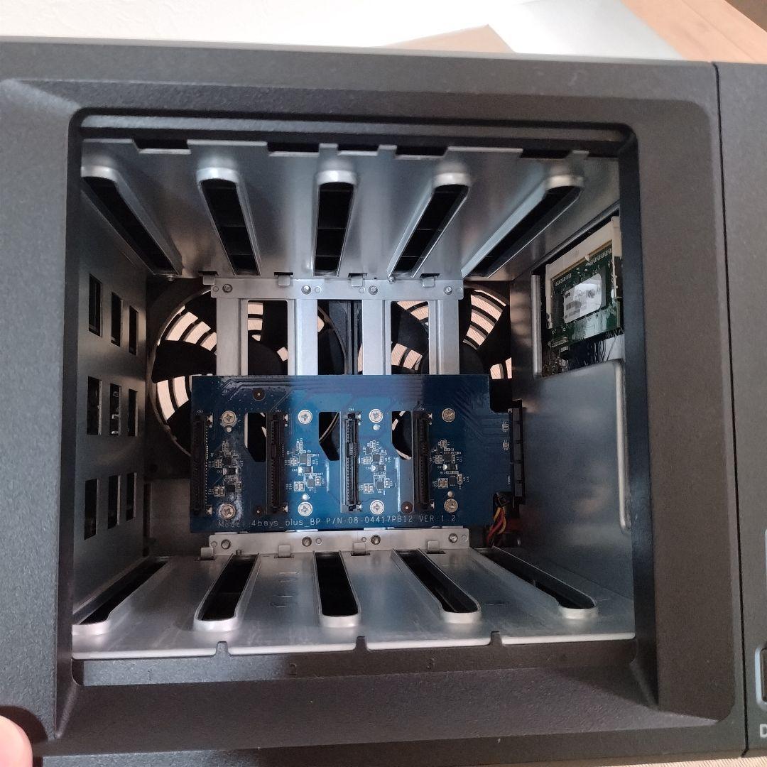 【箱有り美品】Synology DS918+ NAS 4ベイ【初期化済】