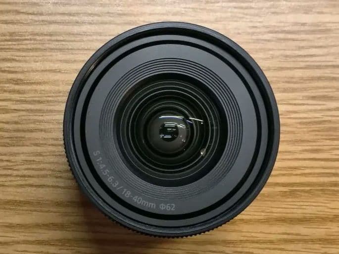 LUMIX　18-40mm ズームレンズ