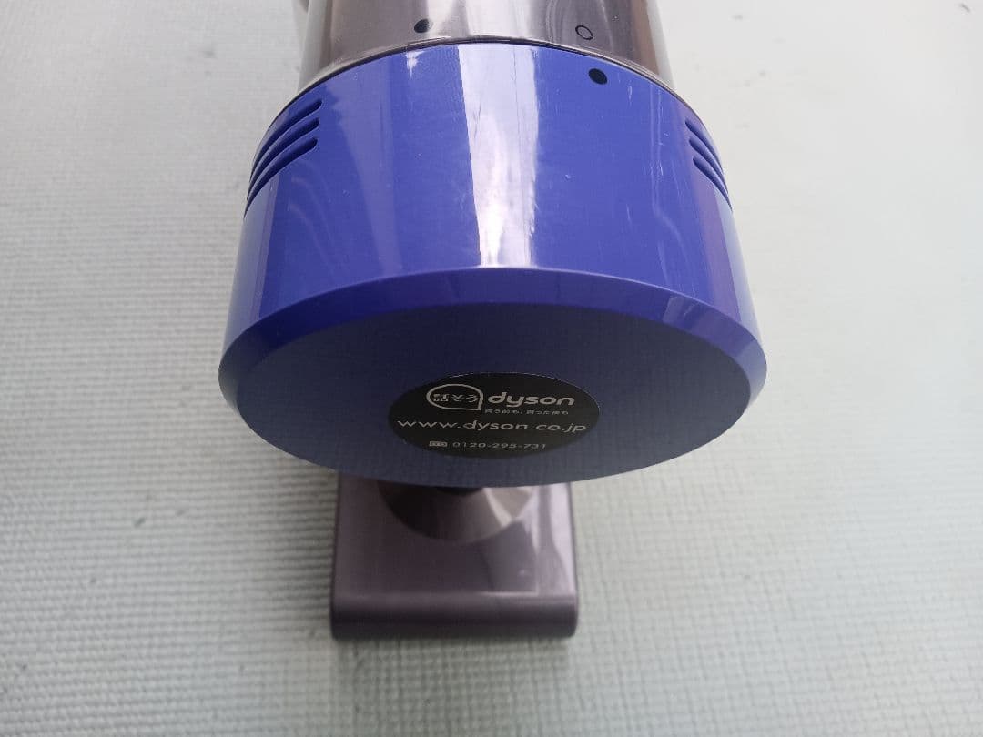 パ*グ様 完動品✌️Dyson V8 本体 ② Fluffy 隙間ノズル 純正品