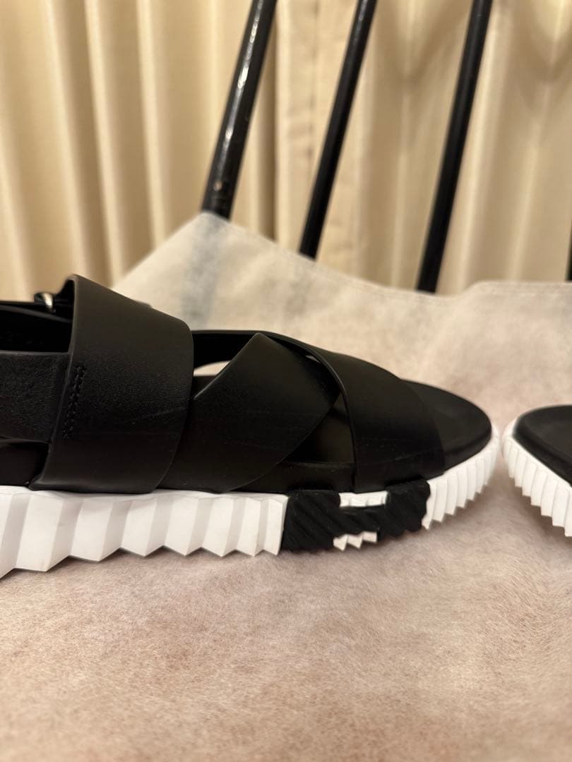 HERMESエルメス　エレクトリックレザーサンダル ブラック 40 メンズ