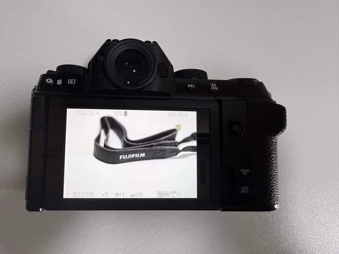 FUJIFILM X-S10 ボディ＋ストラップ