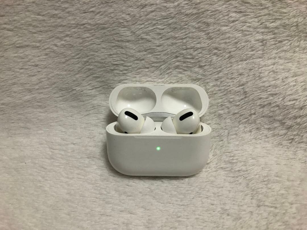 良品 AirPods Pro MWP22J/A ワイヤレス充電ケース付