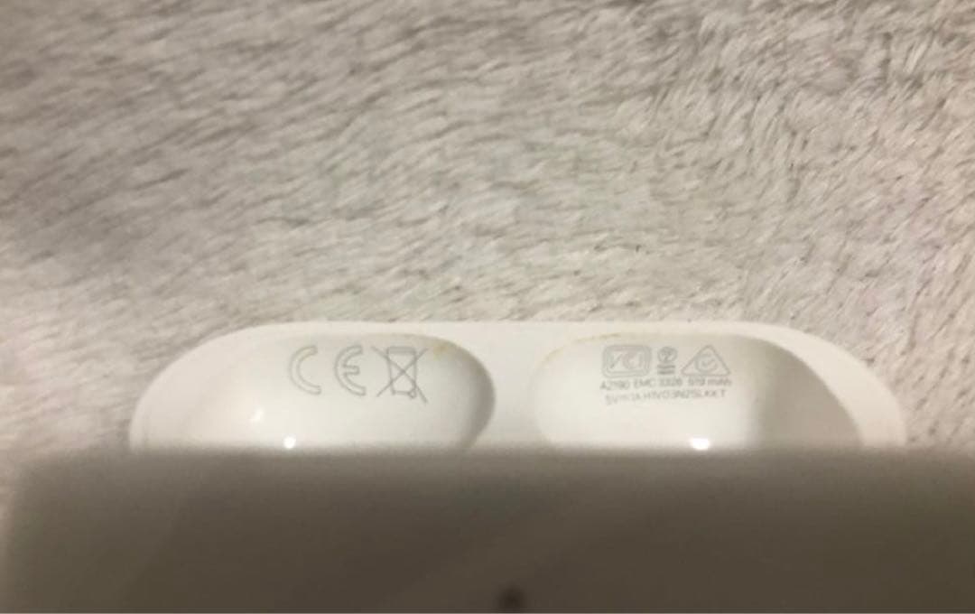 良品 AirPods Pro MWP22J/A ワイヤレス充電ケース付