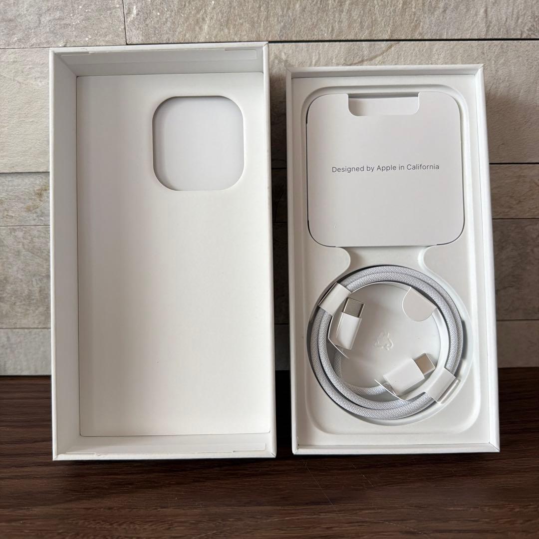 iPhone 15 Pro 本体 ナチュラルチタニウム　256GB