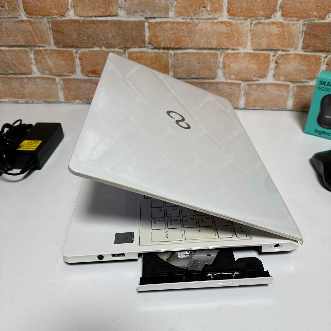 富士通ノートPC 高速起動SSD WebカメラWindows 11 オフィス付