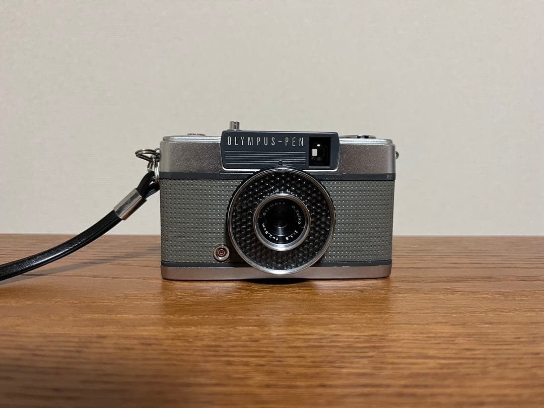 OLYMPUS PEN-EE フィルムカメラ　ハーフカメラ