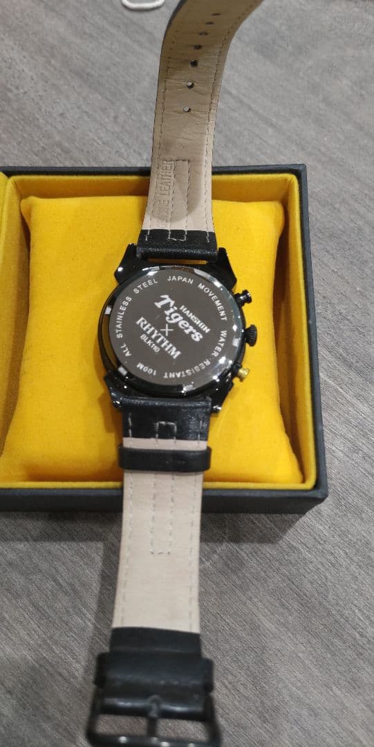 阪神タイガース　85周年記念ウォッチ　メンズ腕時計