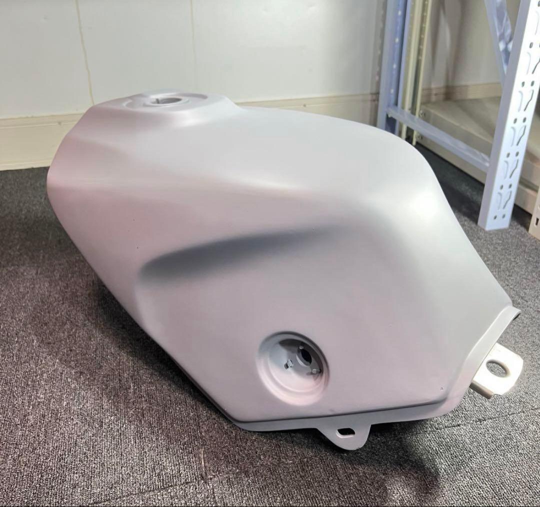 VT250Z タンク （FRP）（新品未使用）