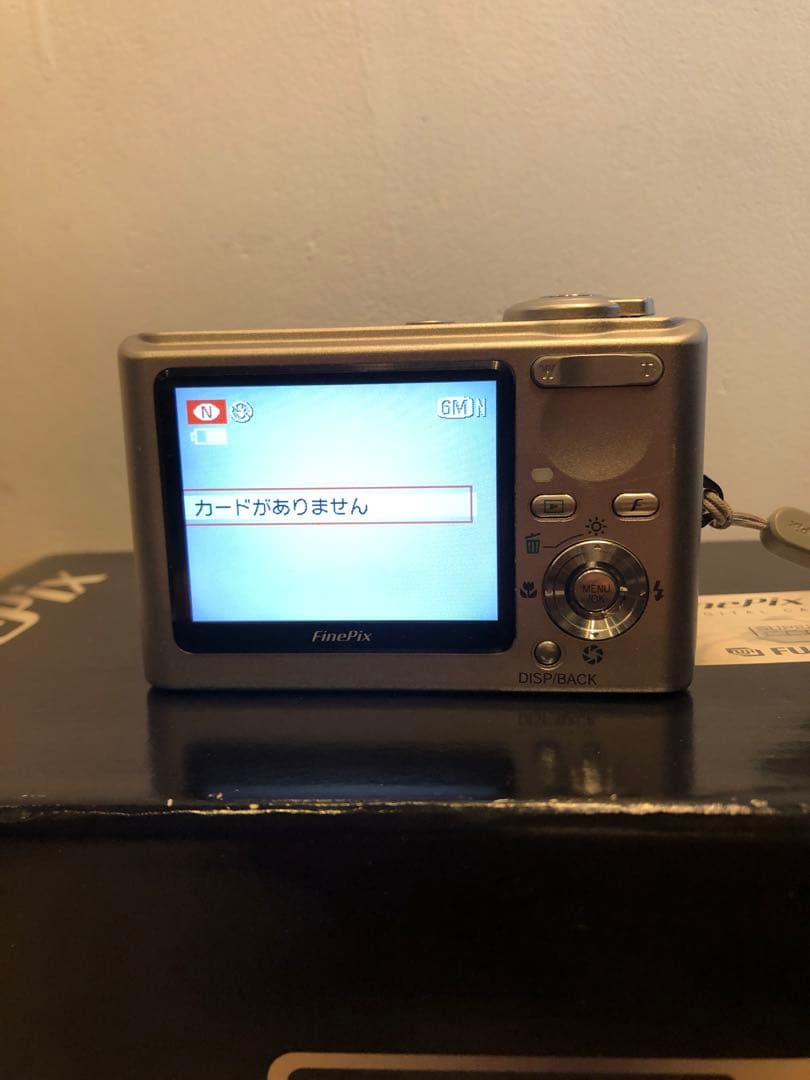 FinePix F11 シルバー カメラ本体と付属品